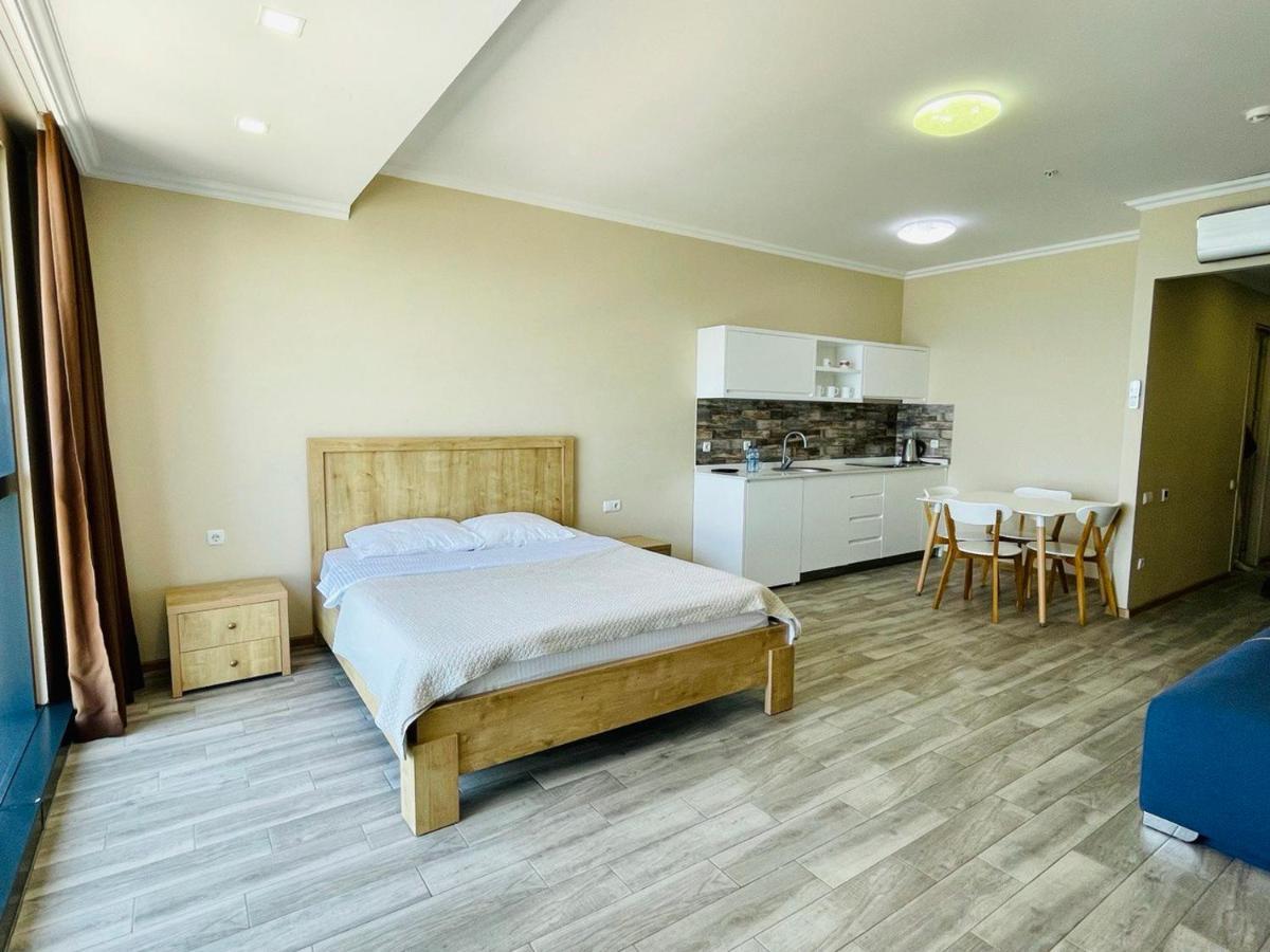 Balmaral Apart Hotel バトゥーミ エクステリア 写真