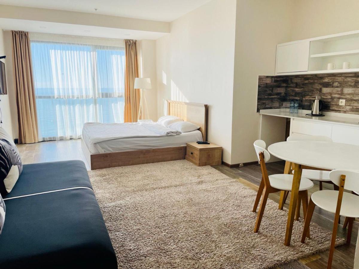 Balmaral Apart Hotel バトゥーミ エクステリア 写真